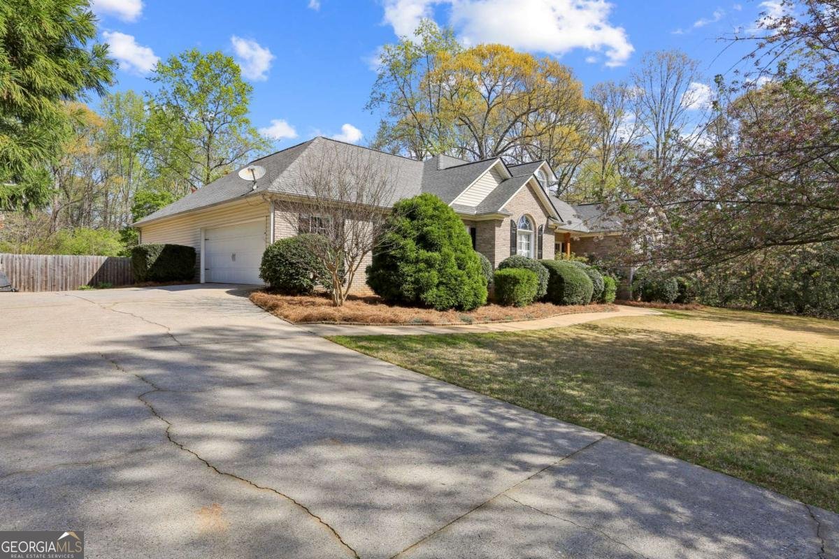 1104 Overland Park Drive Braselton - 3