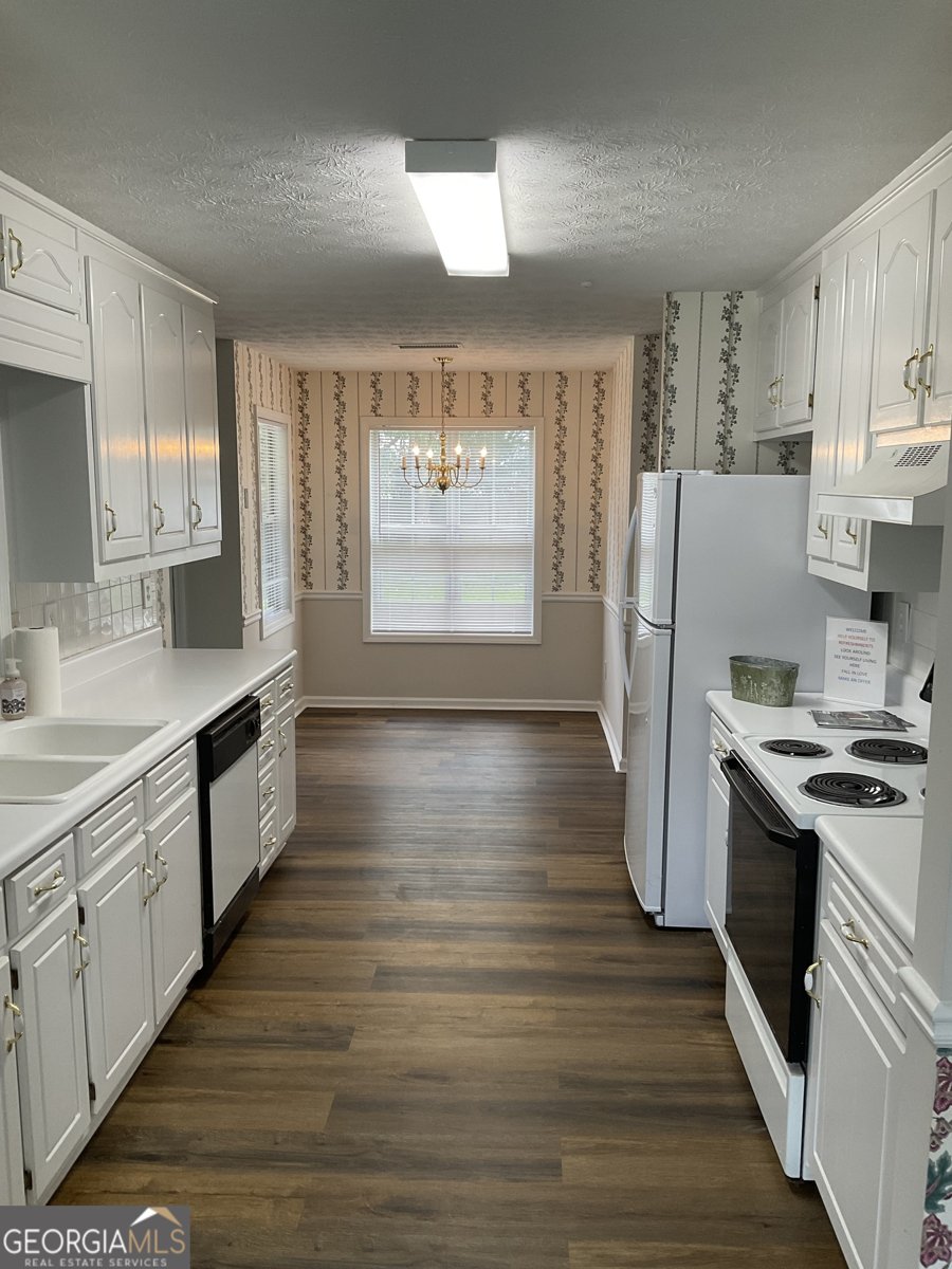 1510 Summer Lake Terrace Loganville - 11