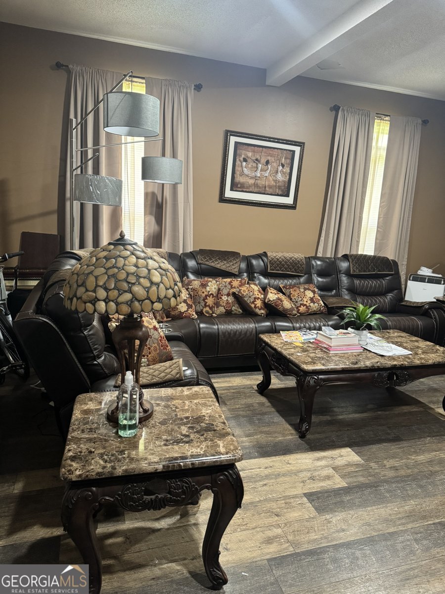 6885 Tell Road Fairburn - 10