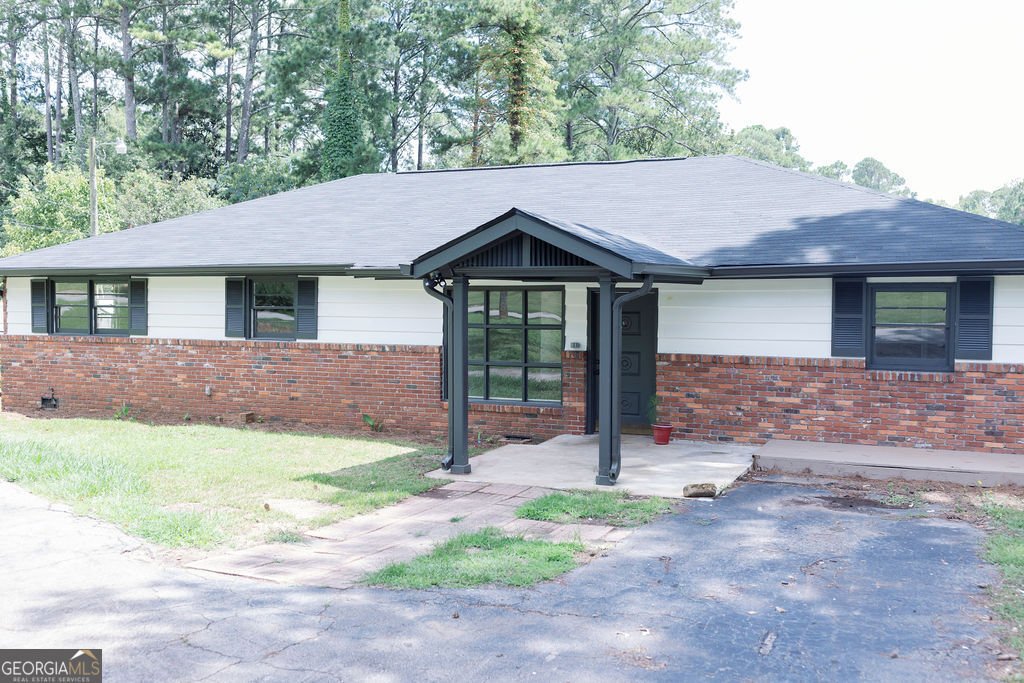 203 Chilton Crescent Lagrange - 1