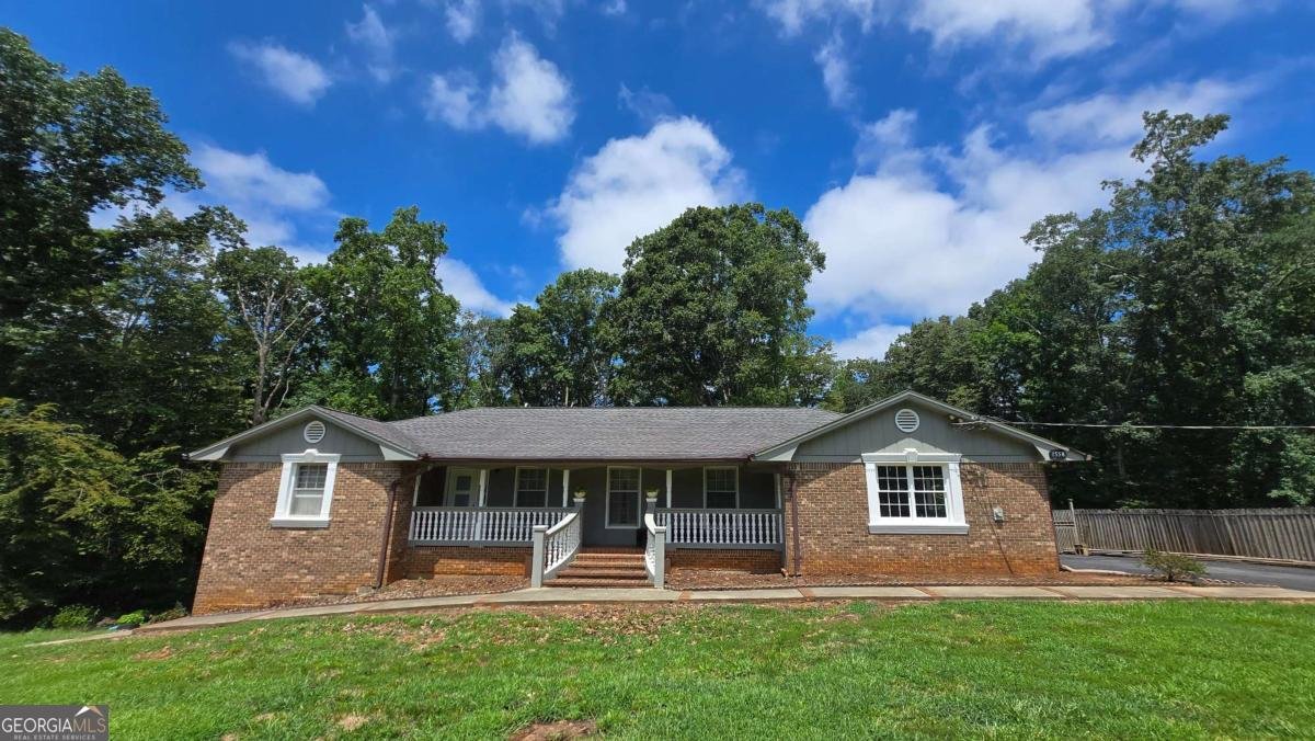 1558 Pine Circle Lawrenceville - 1