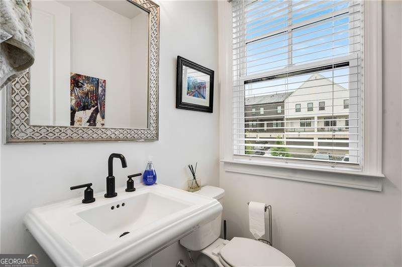 6635 Beacon Drive Sandy Springs - 17