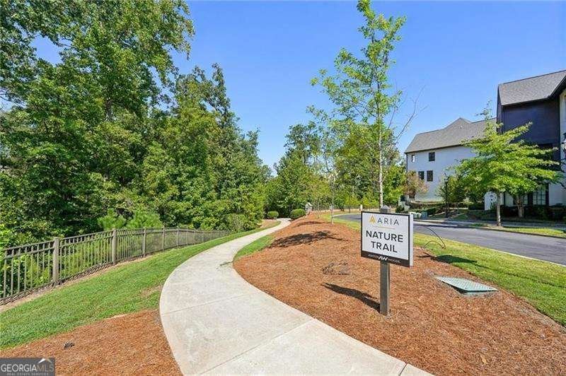 6635 Beacon Drive Sandy Springs - 34