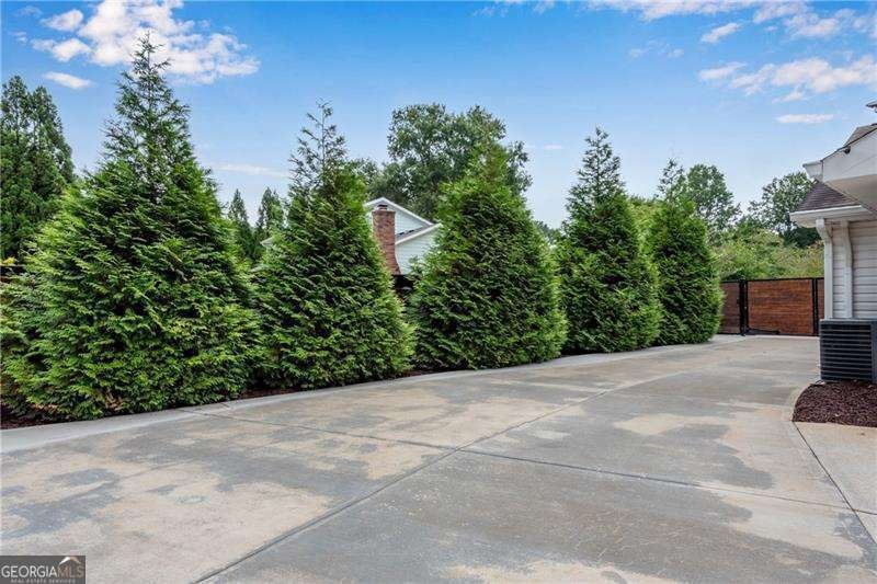 195 Thistlewood Lane Roswell - 64