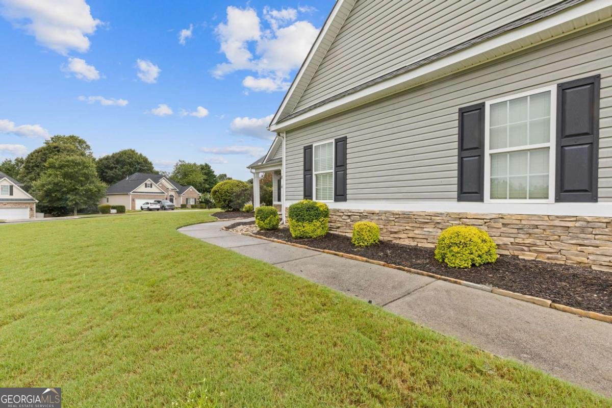 1162 Mason Lee Place Loganville - 44