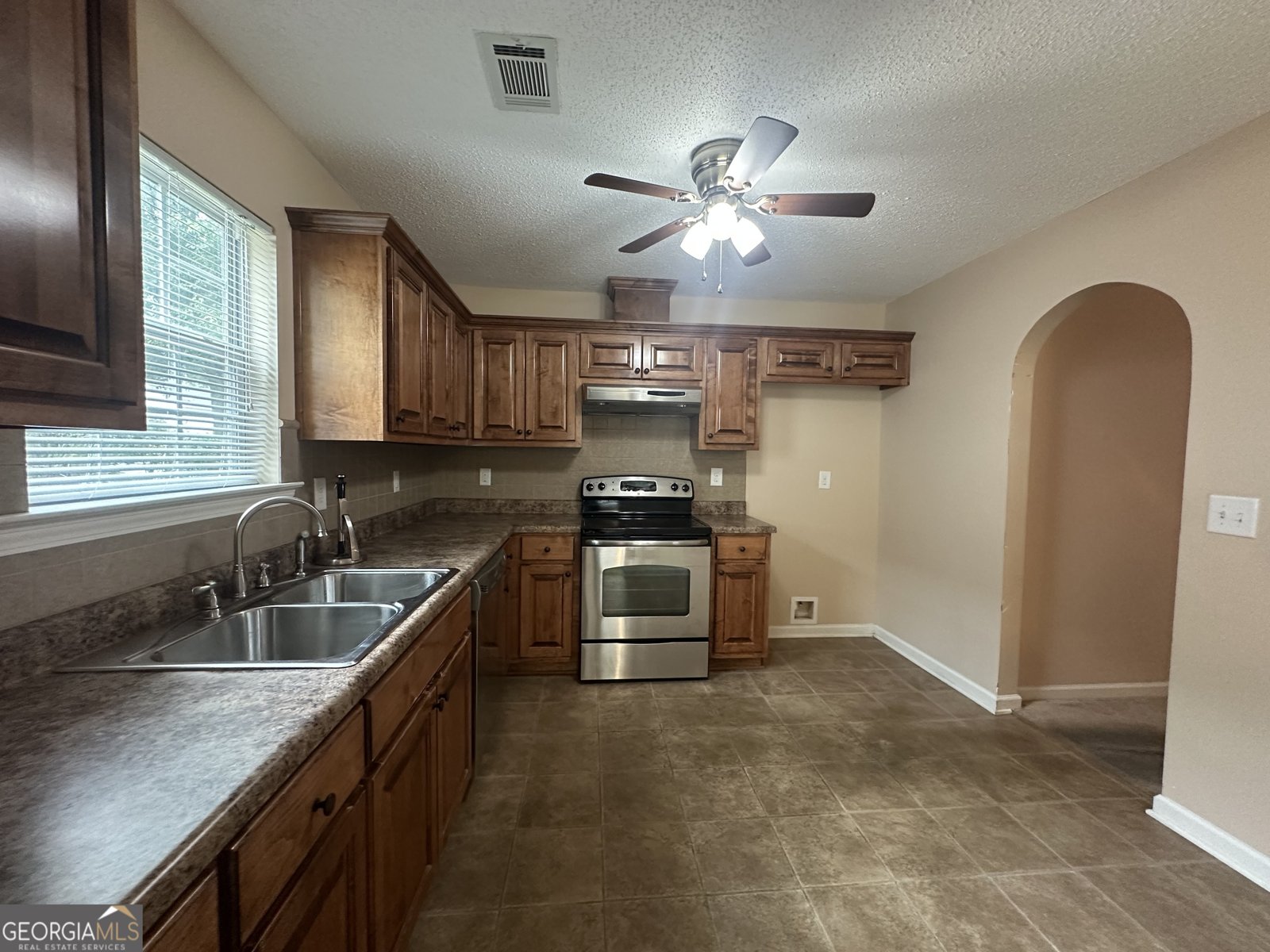 250 Summer Hill Circle Stockbridge - 13