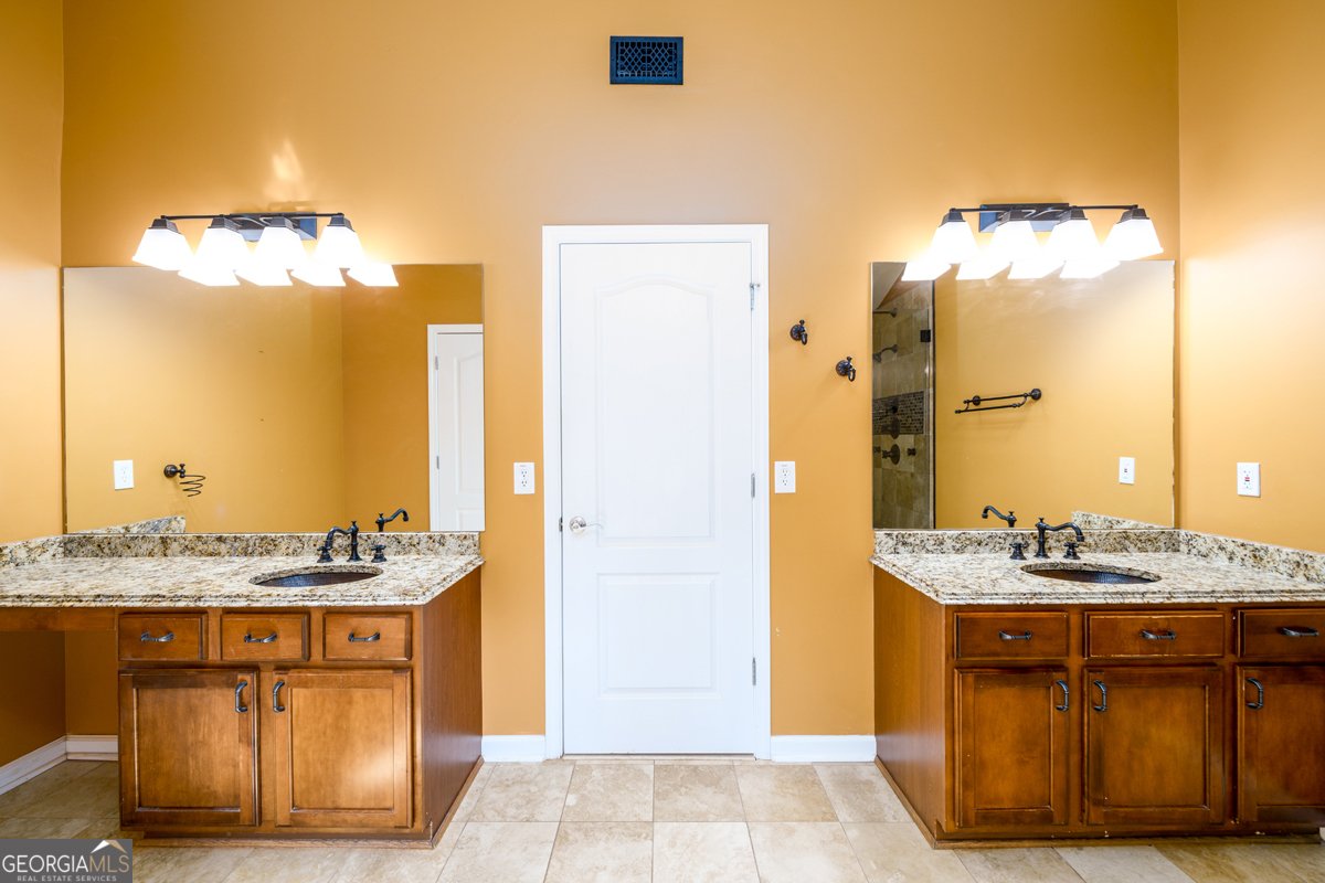5610 WOODED VALLEY Way Flowery Branch - 24