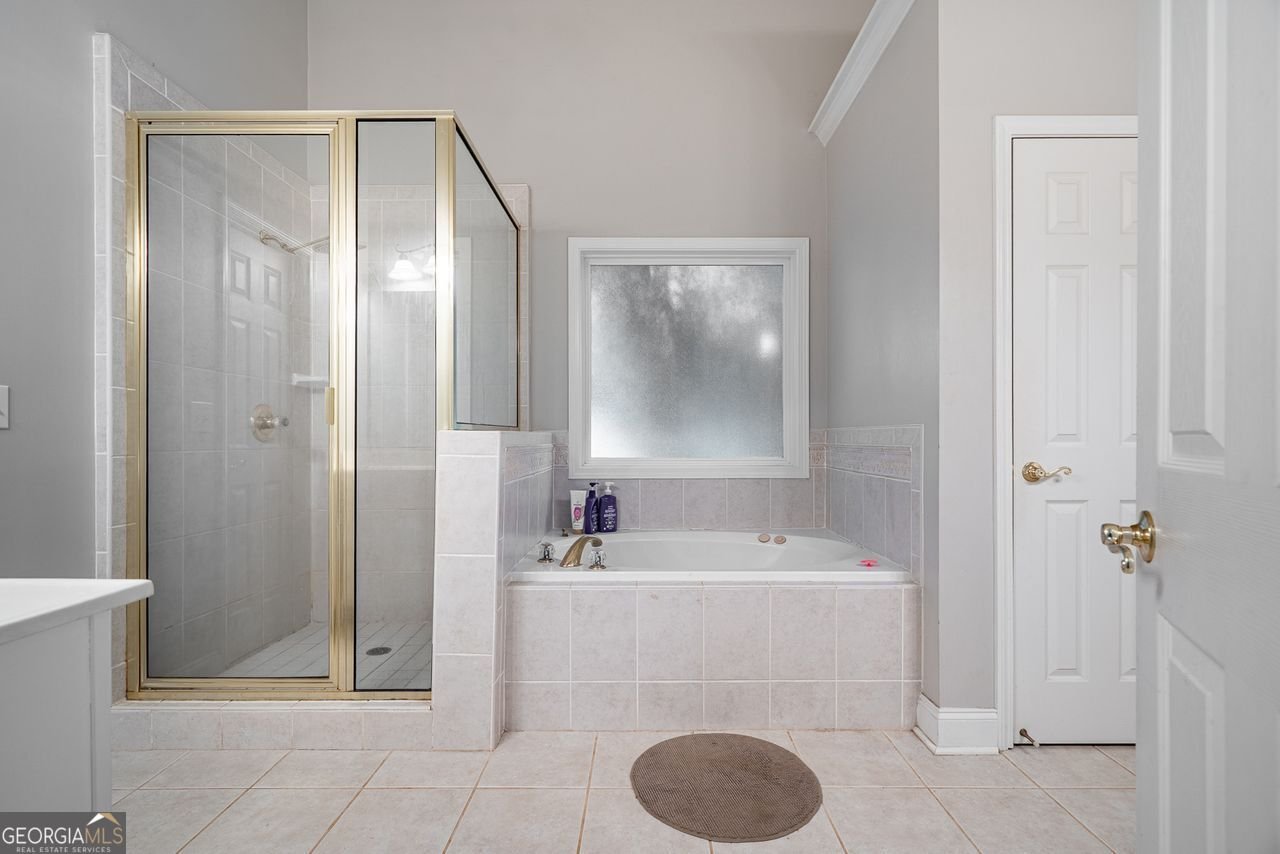 4241 WAVERLY DOWNS Drive Snellville - 33