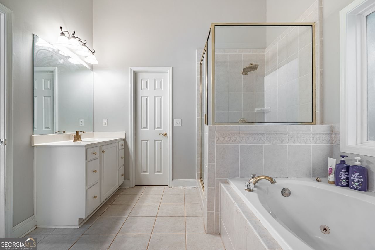 4241 WAVERLY DOWNS Drive Snellville - 42