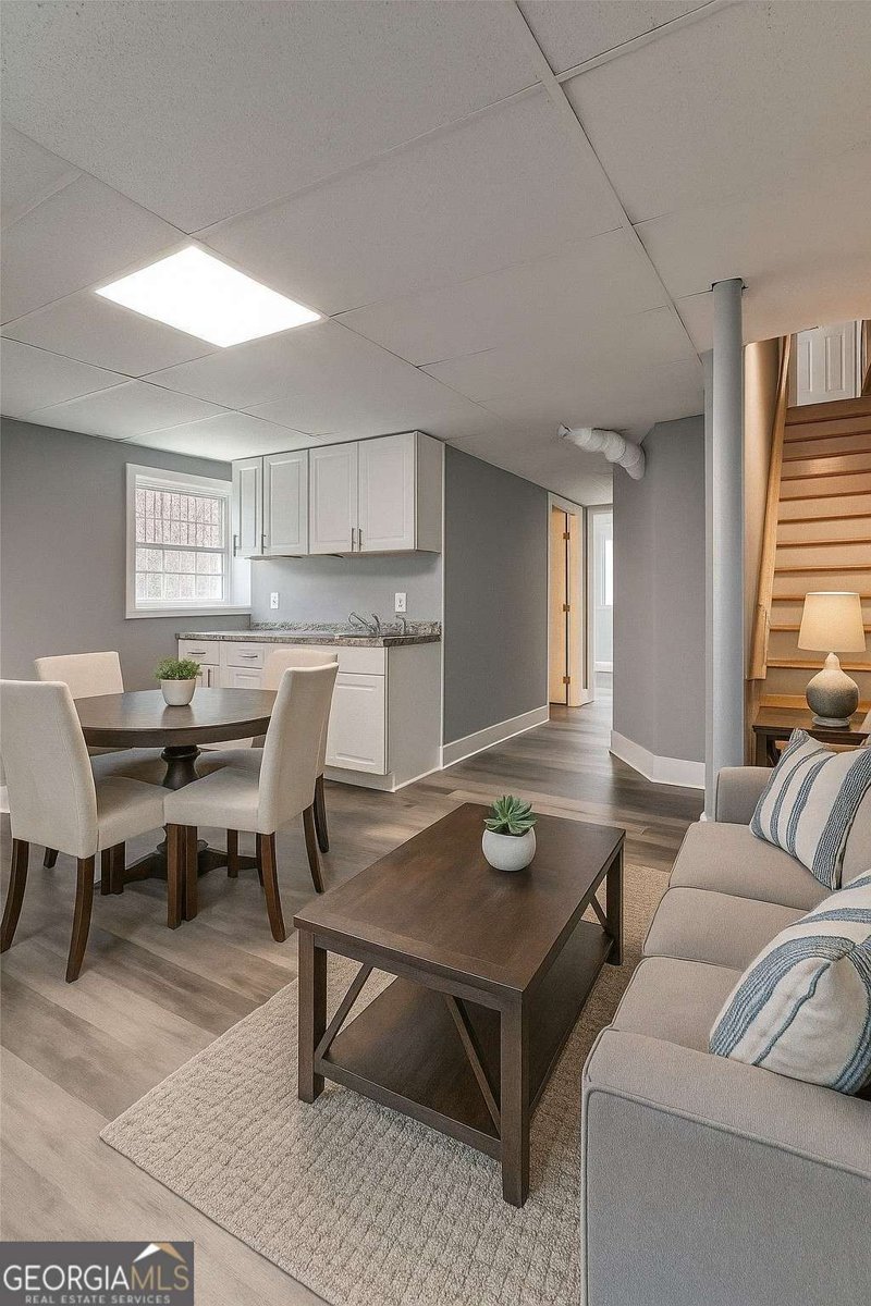 563 Center Hill Avenue Atlanta - 12