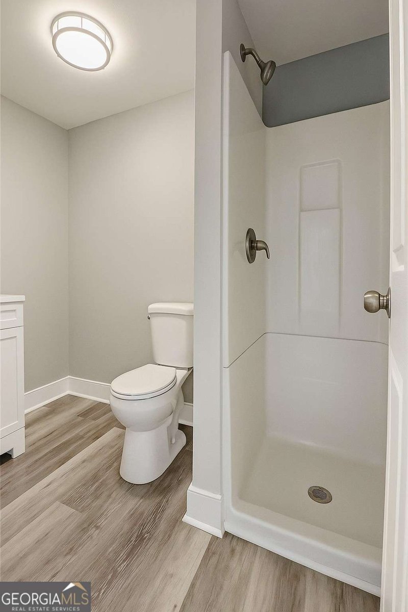 563 Center Hill Avenue Atlanta - 16