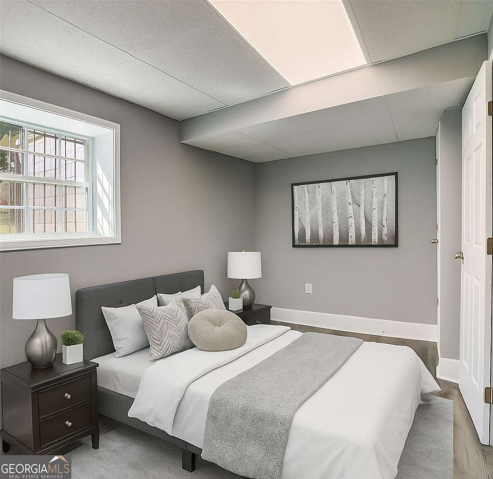 563 Center Hill Avenue Atlanta - 17