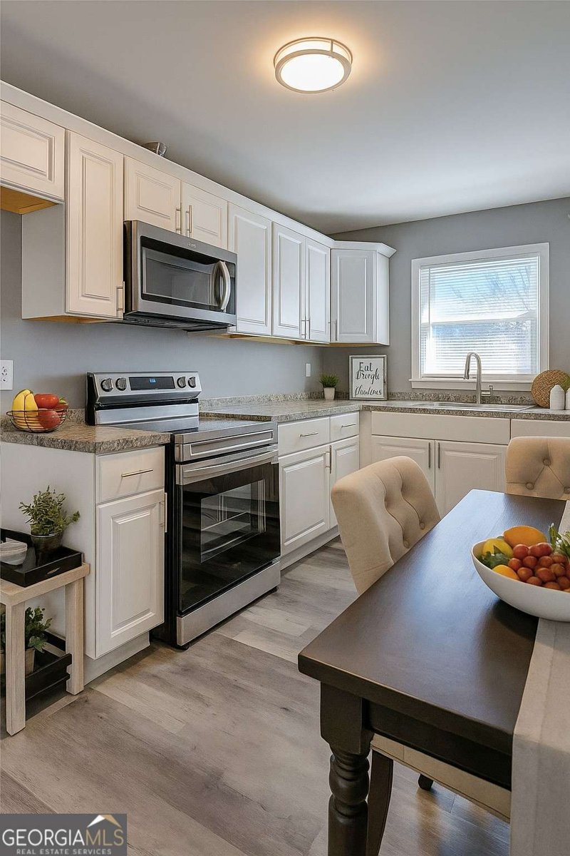 563 Center Hill Avenue Atlanta - 9