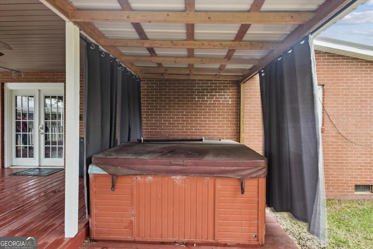 2195 Montgomery Street Kite - 10