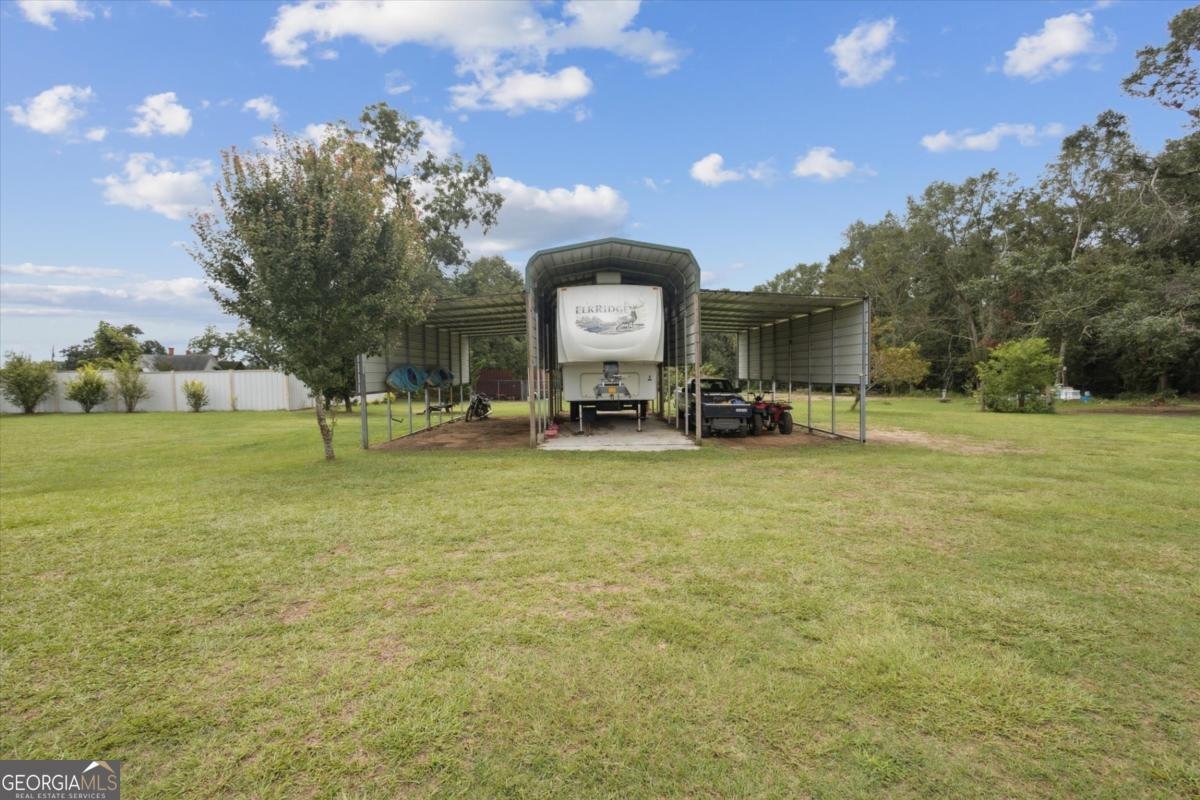 2195 Montgomery Street Kite - 17