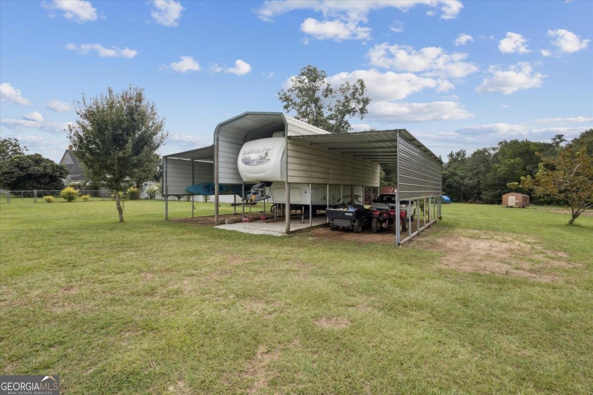 2195 Montgomery Street Kite - 18