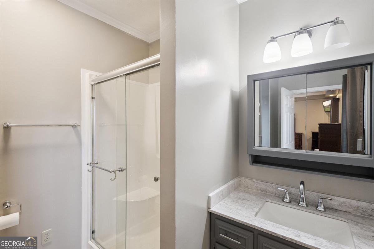 2195 Montgomery Street Kite - 4