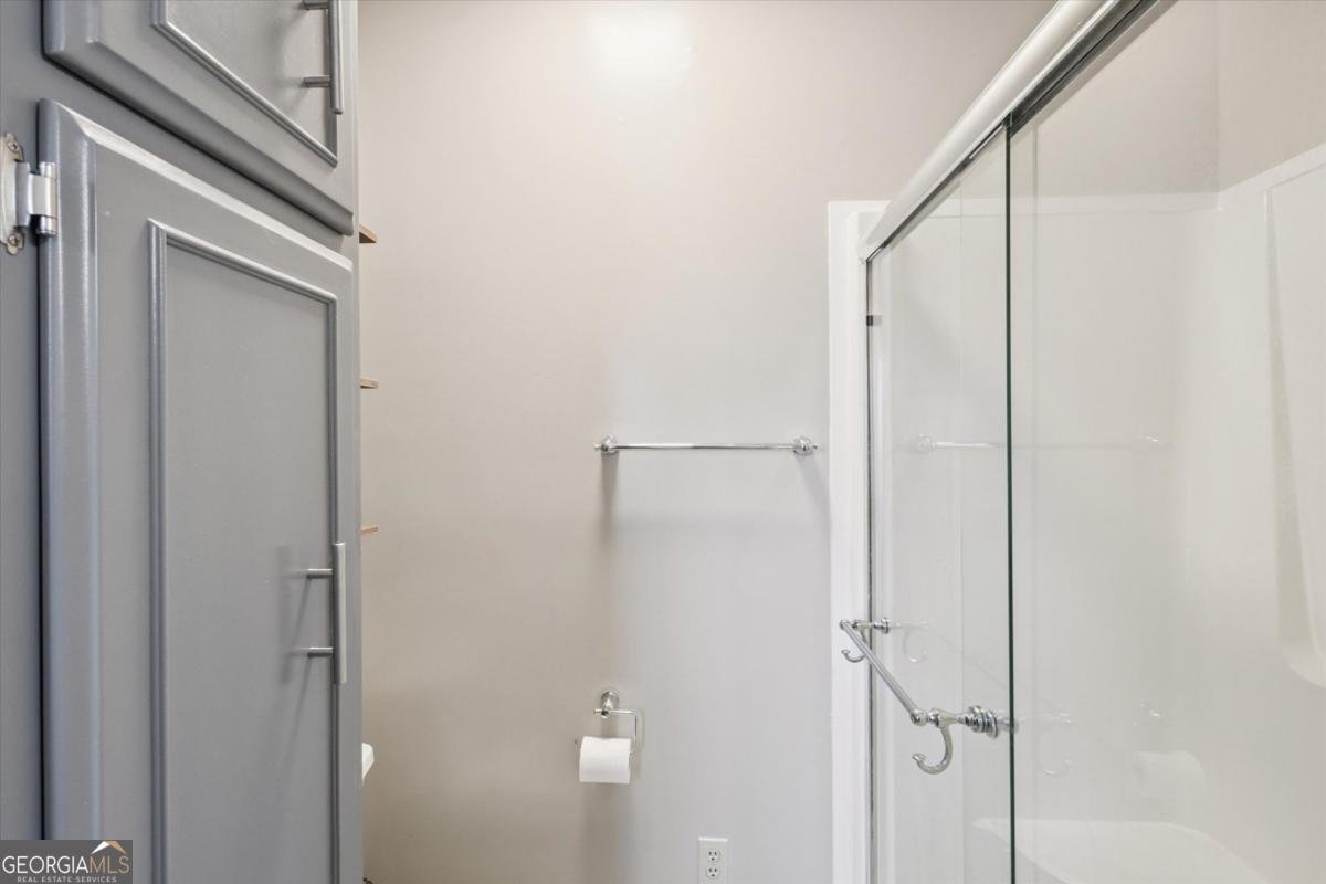 2195 Montgomery Street Kite - 5