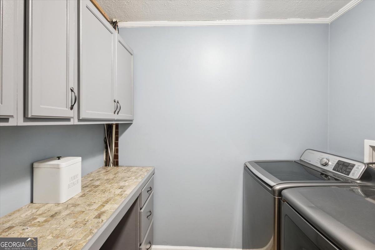 2195 Montgomery Street Kite - 9