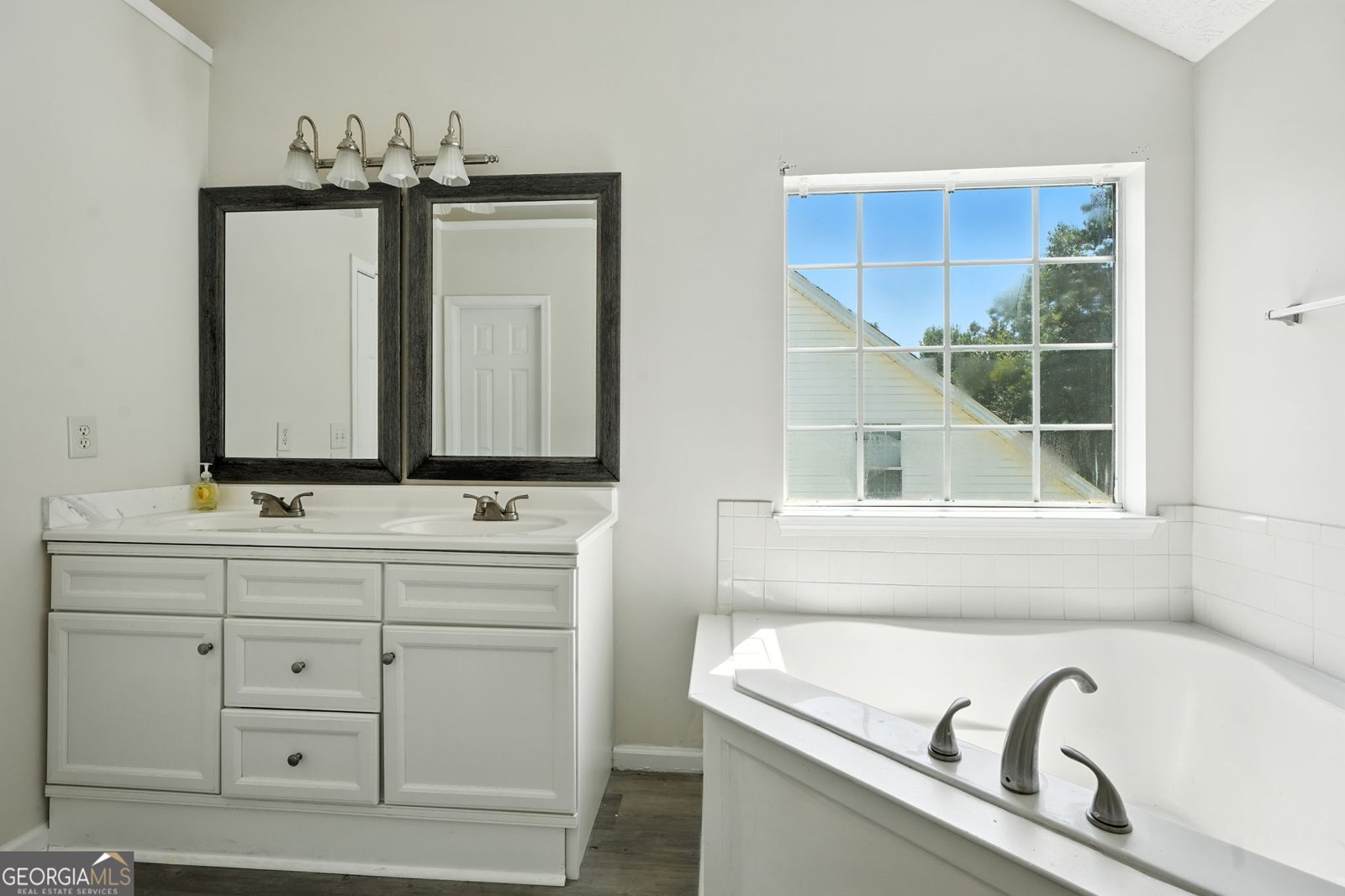 520 Harvick Circle Stockbridge - 24