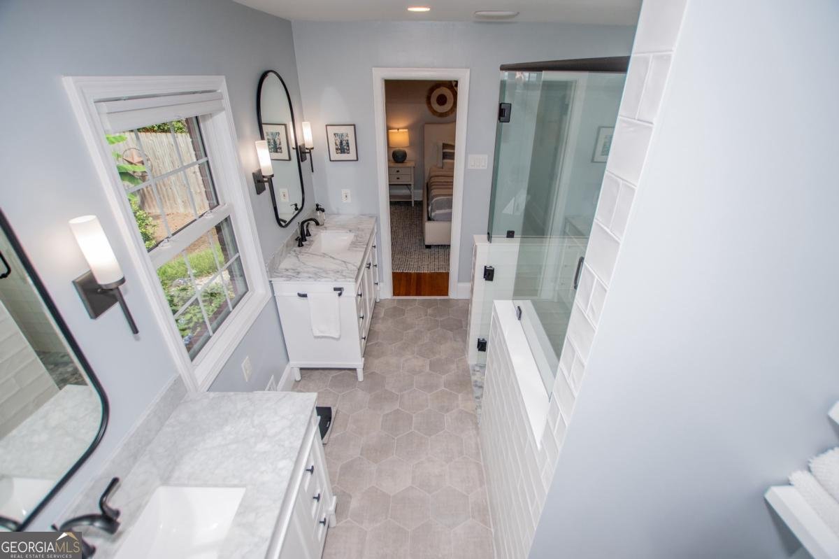 2570 Hawthorne Drive Atlanta - 23