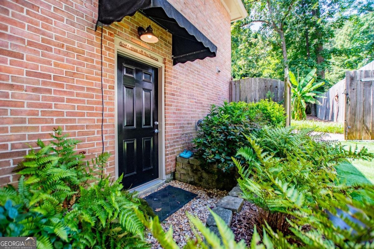 2570 Hawthorne Drive Atlanta - 44