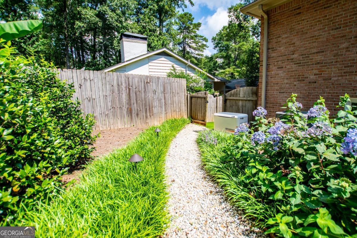 2570 Hawthorne Drive Atlanta - 48