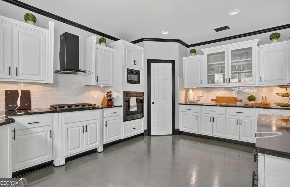 1370 Boomer Circle Suwanee - 27