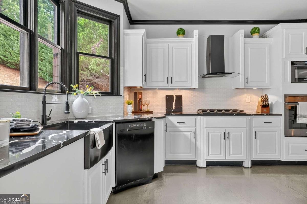 1370 Boomer Circle Suwanee - 33