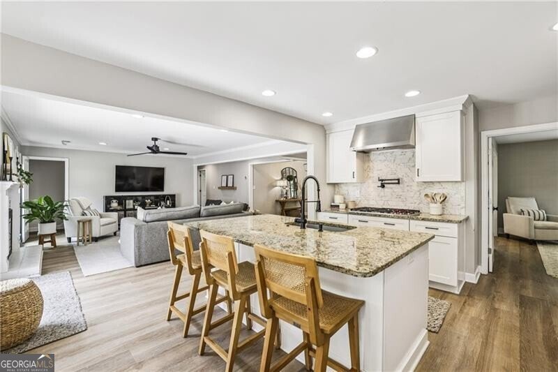 12065 King Road Roswell - 13
