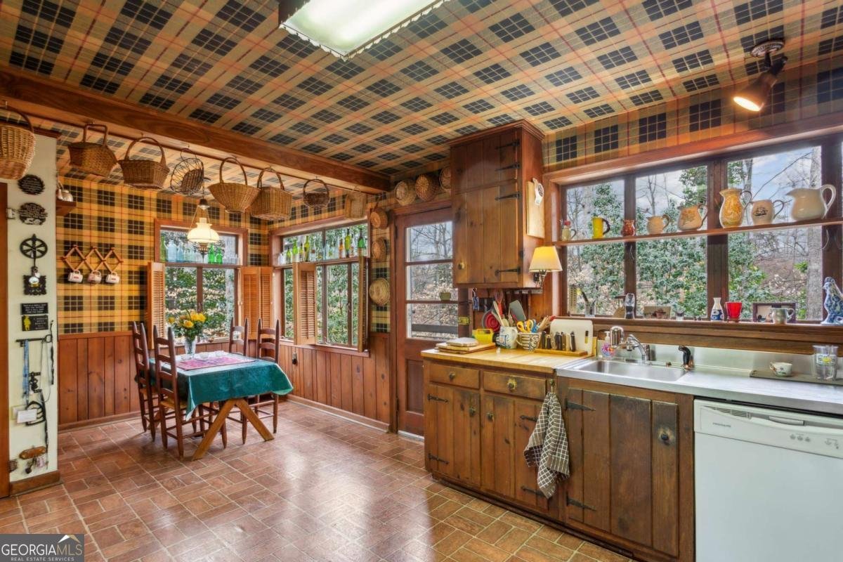 3781 Narmore Drive Atlanta - 18