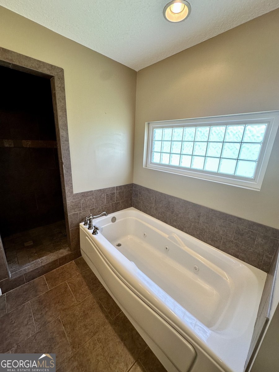 112 Manor Drive Fitzgerald - 17