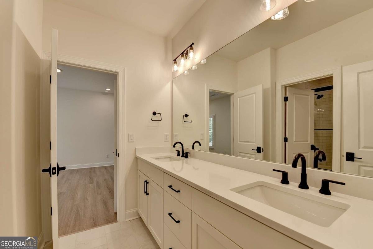 512 Vaux Drive Duluth - 43