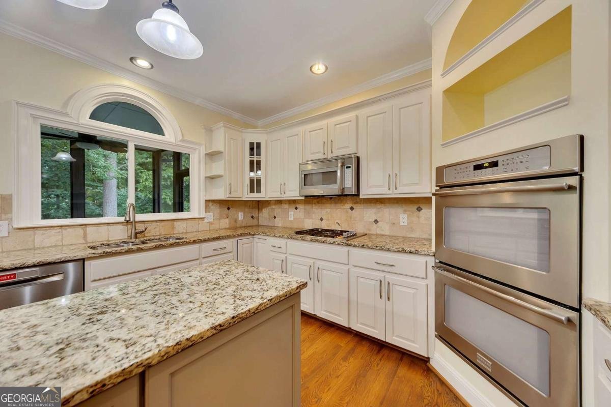 5035 Towne Lake Hills Woodstock - 17