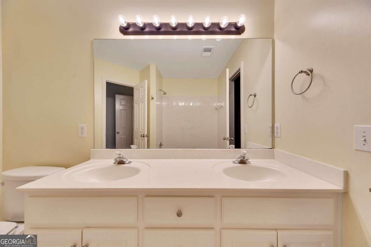 5035 Towne Lake Hills Woodstock - 35
