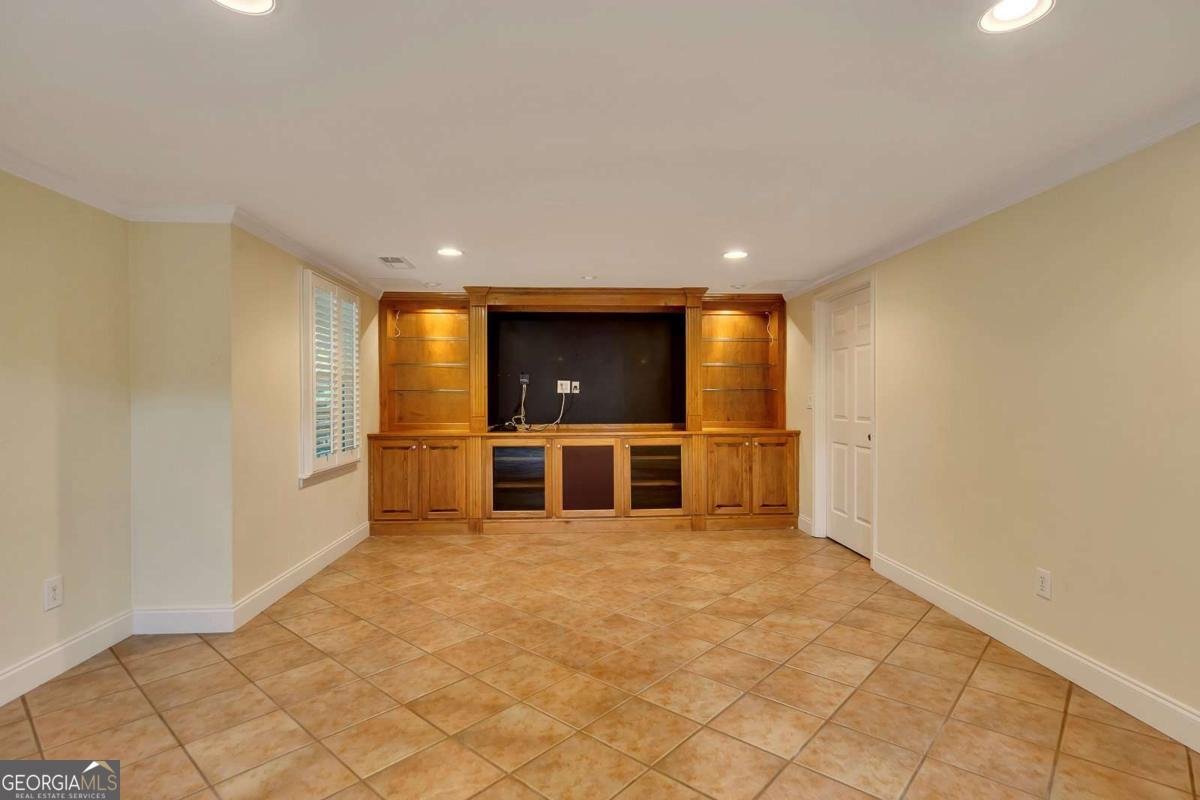 5035 Towne Lake Hills Woodstock - 50