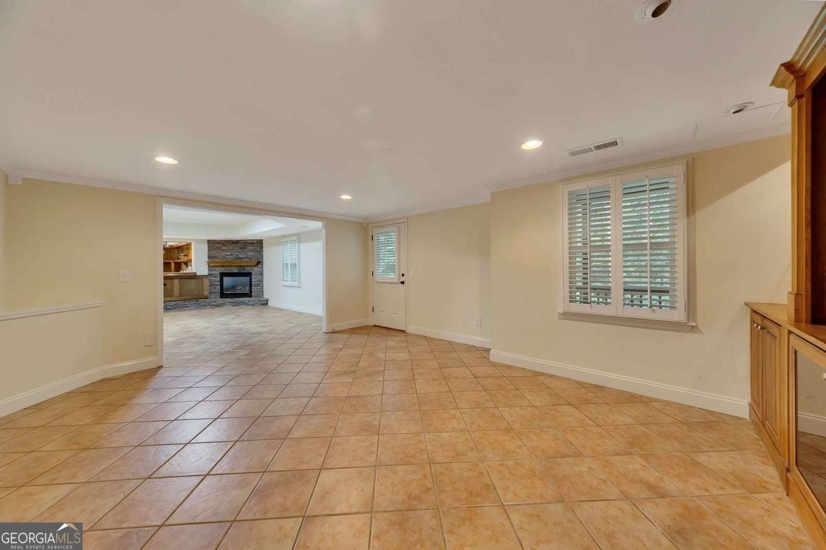 5035 Towne Lake Hills Woodstock - 51