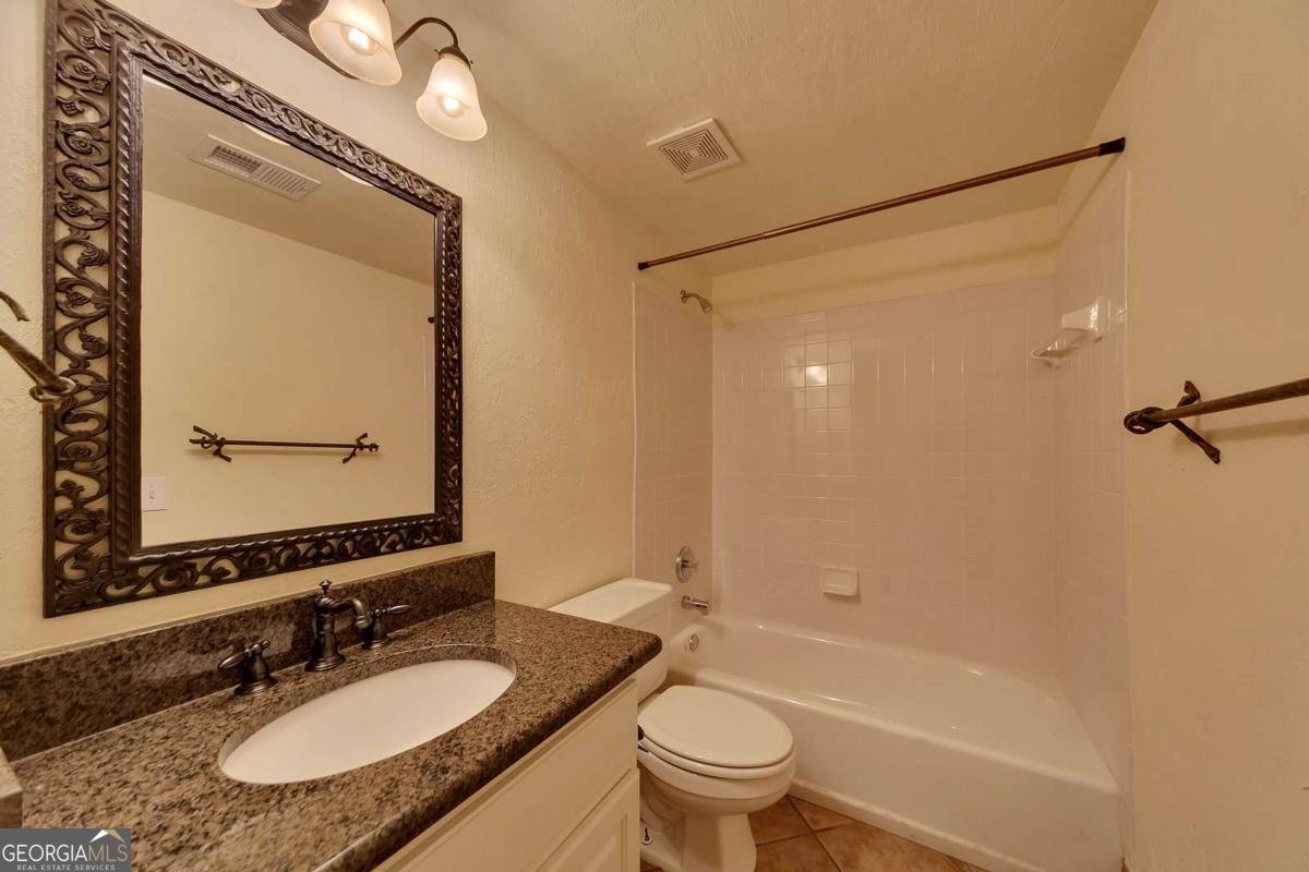 5035 Towne Lake Hills Woodstock - 52