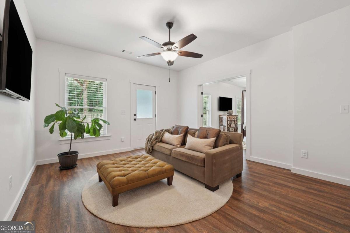 3332 Holly Glen Drive Dacula - 38