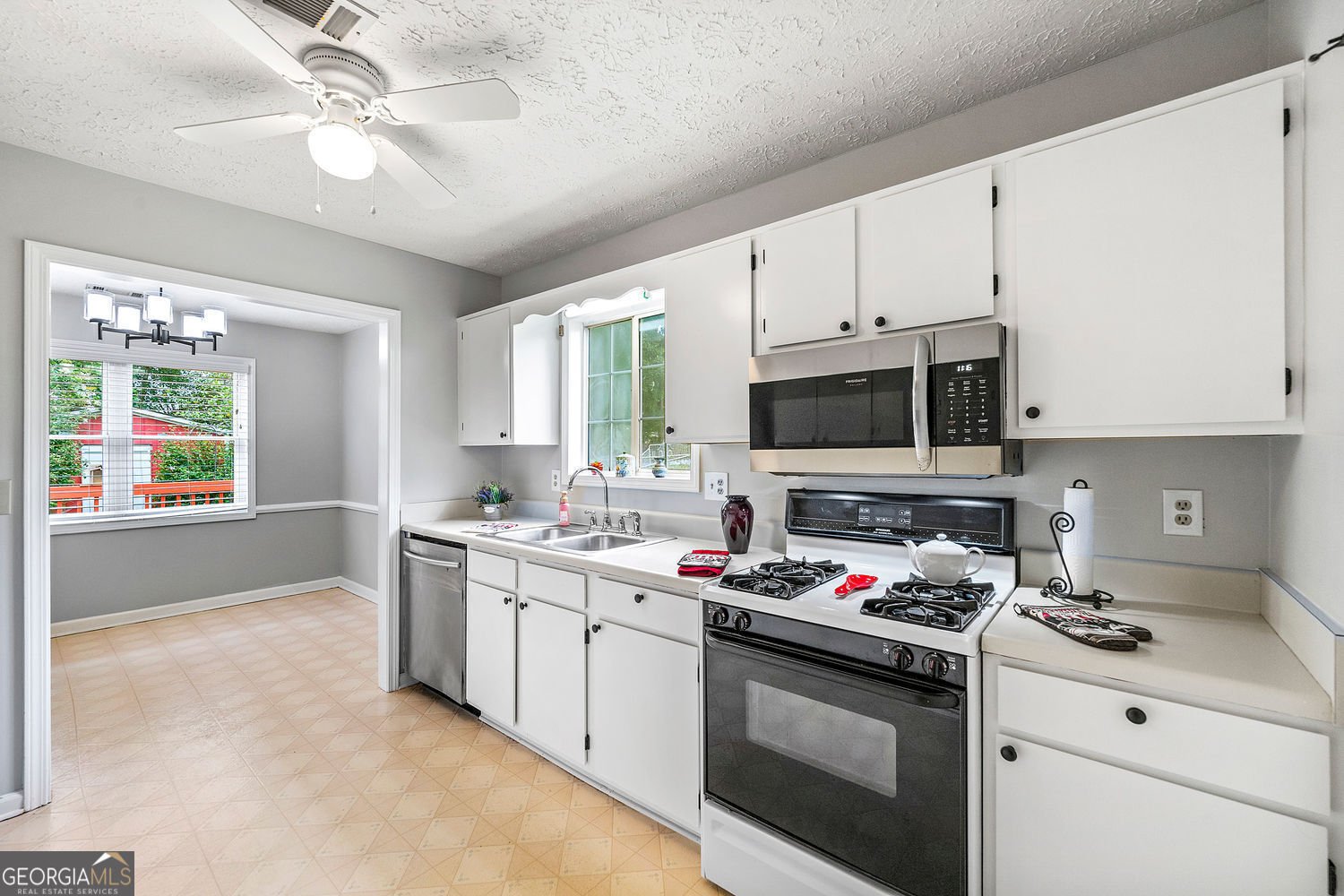 926 River Rock Drive Woodstock - 10