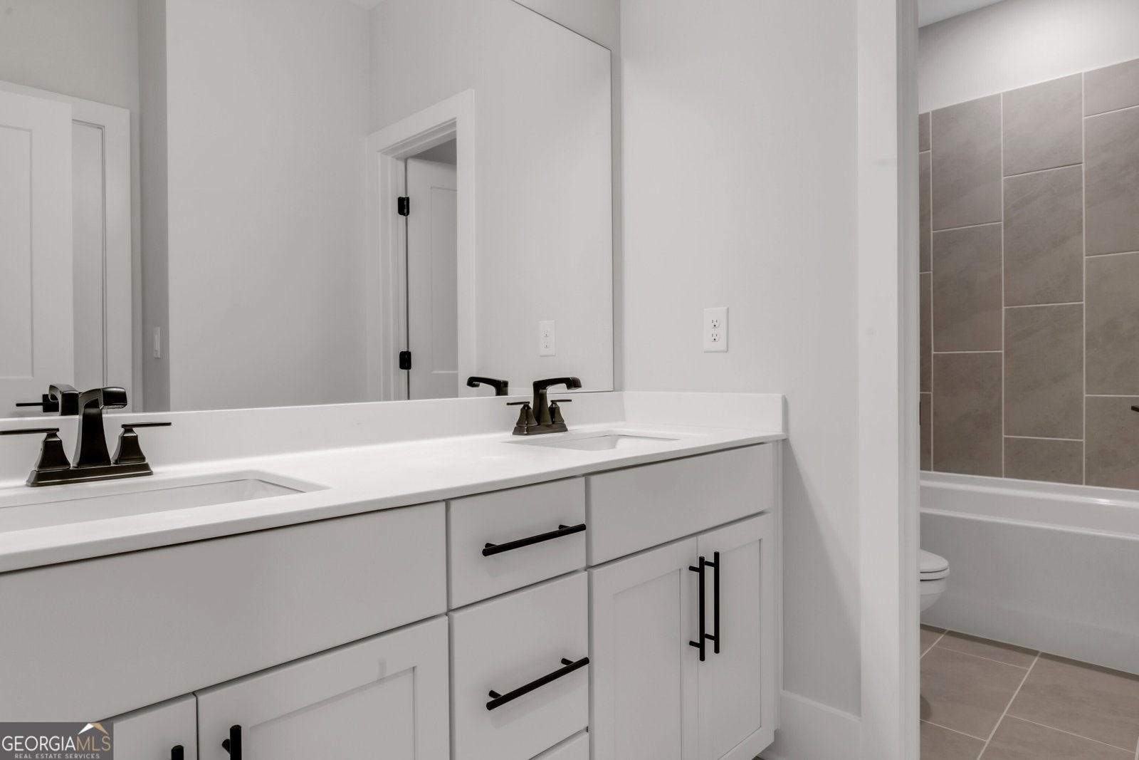 3635 Belle Fields Crossing Suwanee - 36