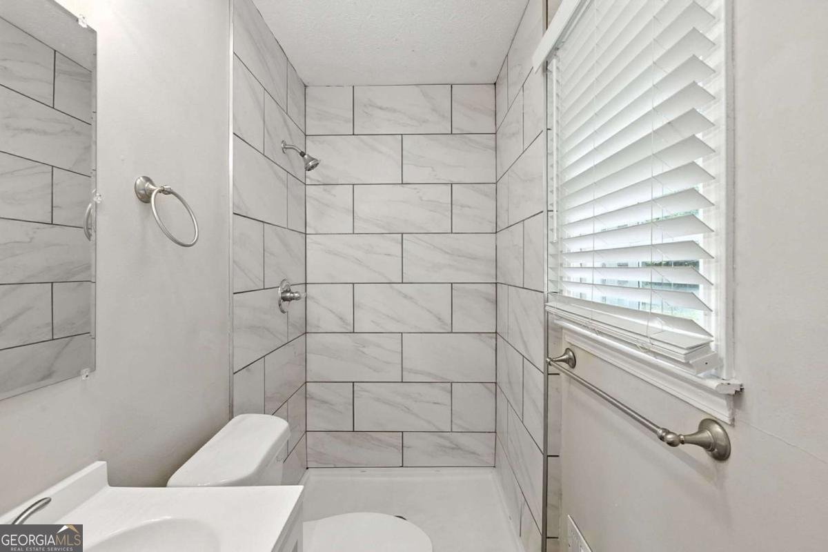 4880 Lehigh Drive Douglasville - 23