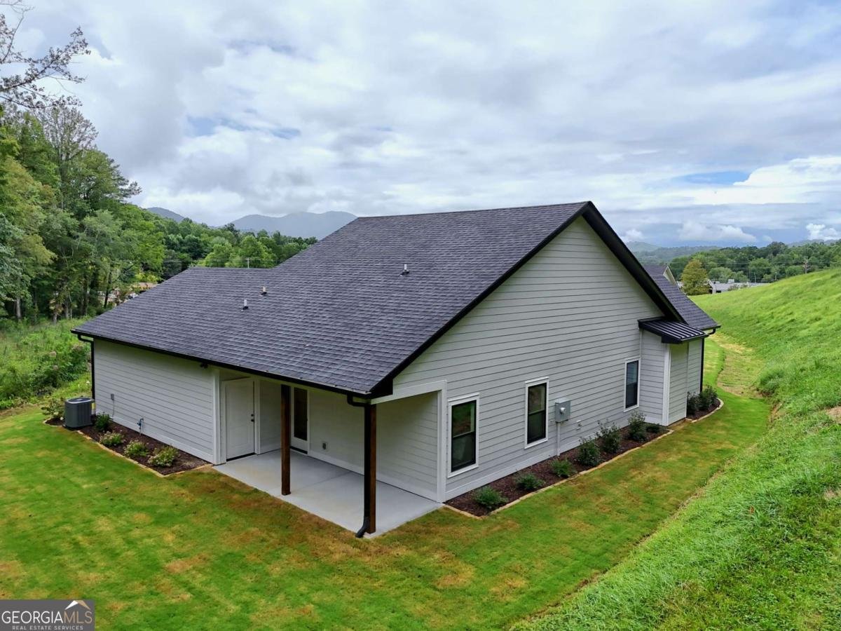 92 Mctyeire Drive Young Harris - 55