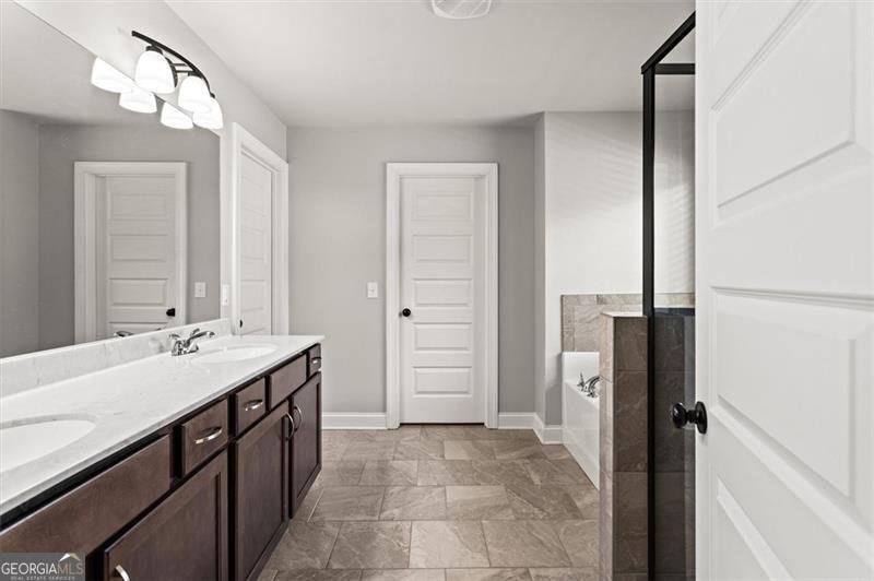 1224 ROYAL Lane Loganville - 30