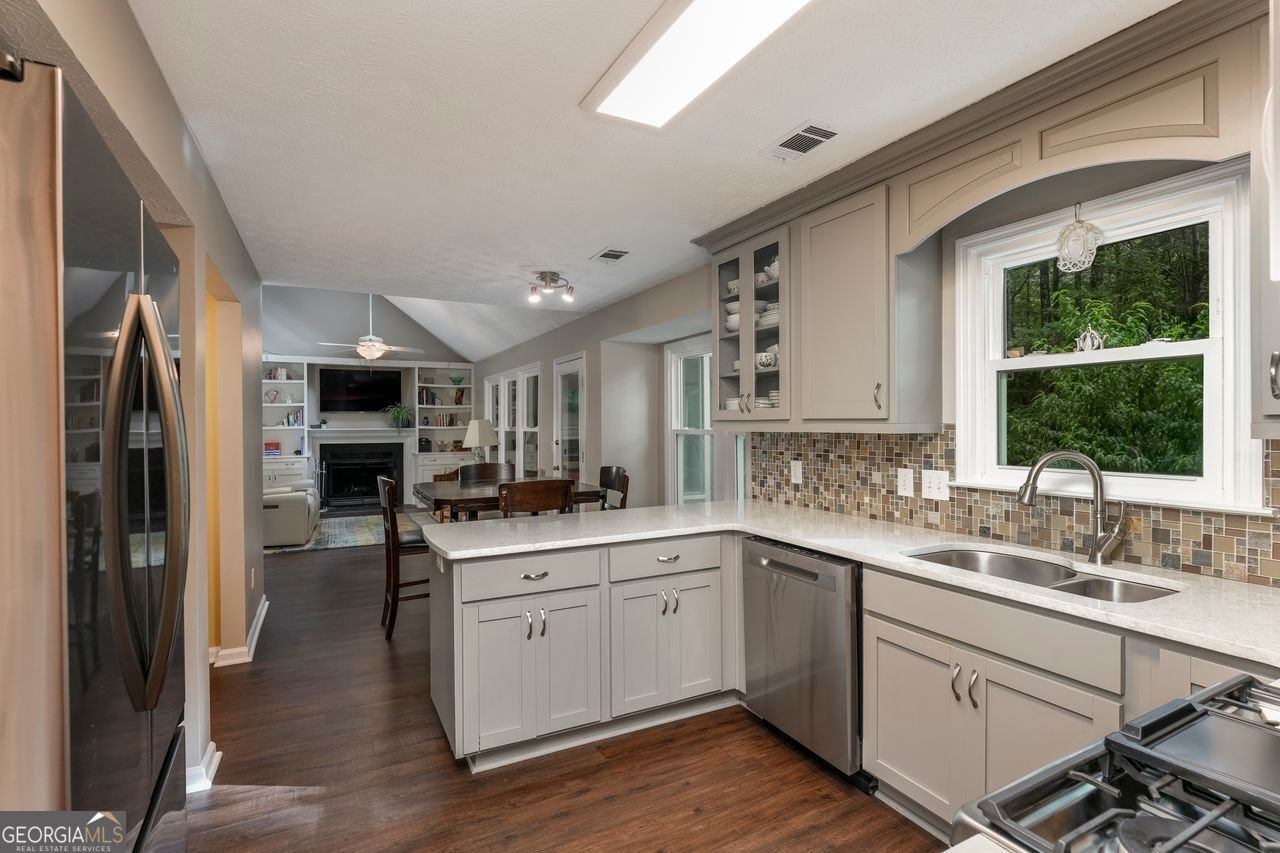1202 Shallowford Trace Court Woodstock - 8