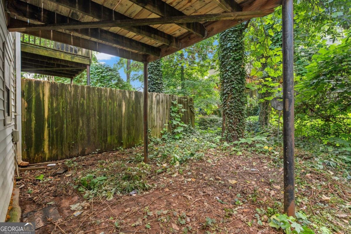 7221 Crestside Drive Austell - 27