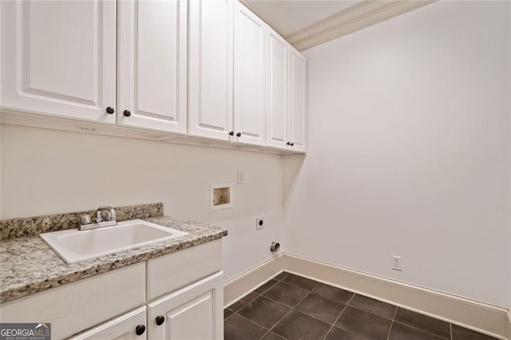 300 Hemlock Cove Ball Ground - 24