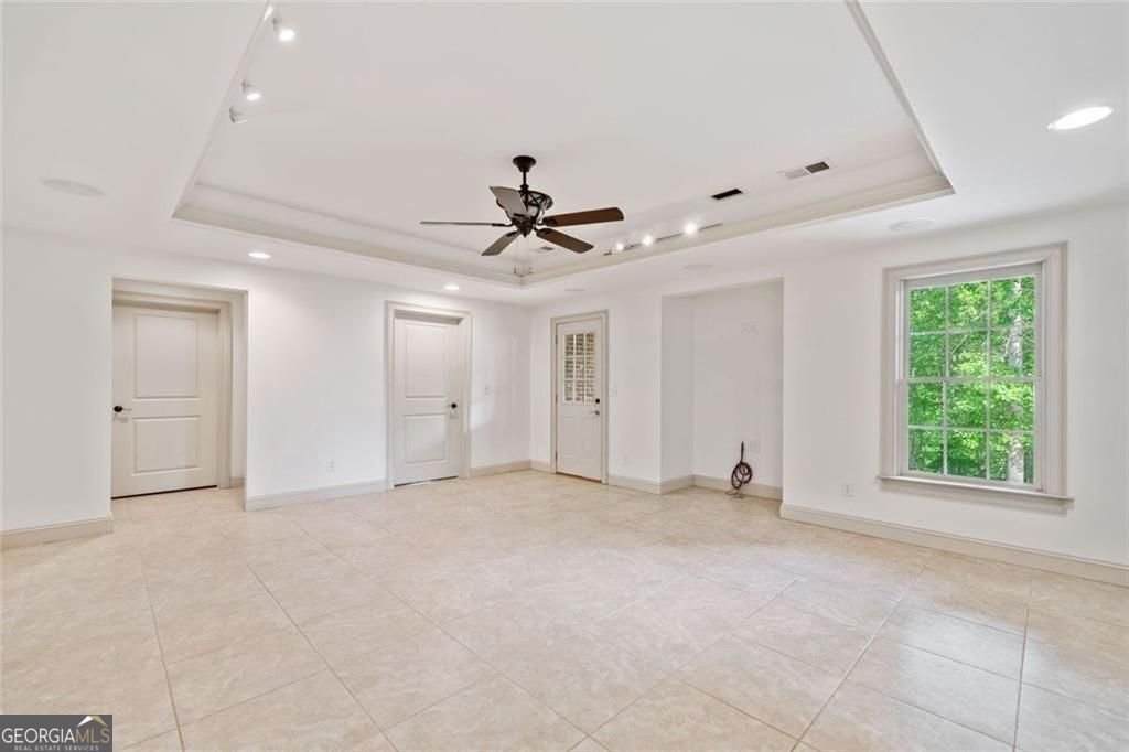 300 Hemlock Cove Ball Ground - 45