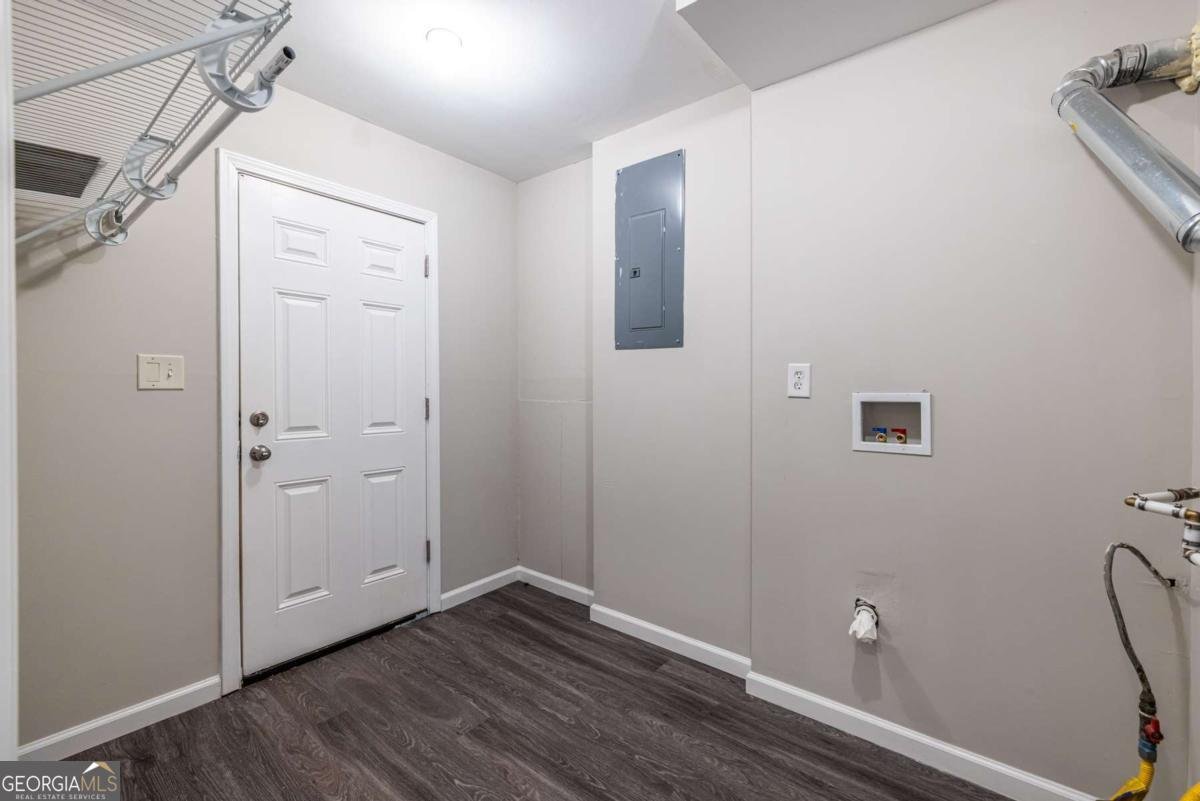 2439 PARKLAND Drive Decatur - 23