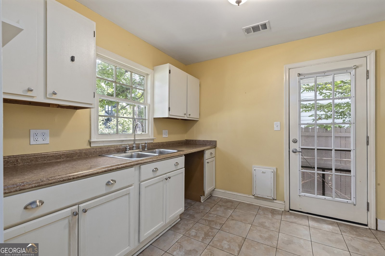 627 Grant Street Atlanta - 9